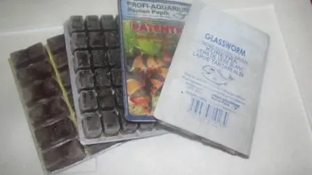 Rote Mückenlarven - Blister / 100g Aktuell