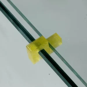 U-Line Abdeckscheibe Halter für Wandstärke 3 mm, Deckelstärke 3 mm, gelb transparent, 4 Stk. Abverkauf